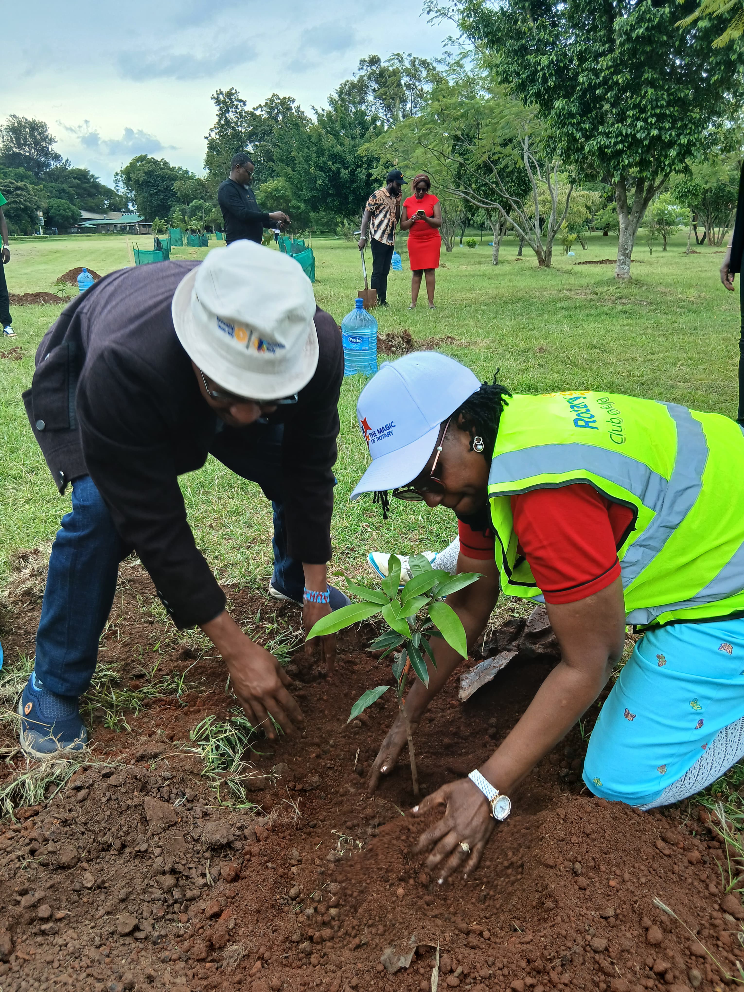 Tree planting at Ruiru Sports Club - Team photo